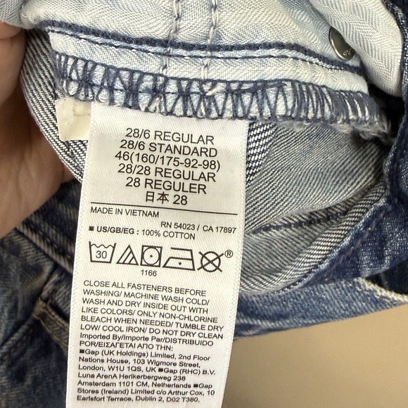 Gap Women's Barrel Leg High Rise Size 28/6R Blue Denim Jeans Distressed - Picture 4 of 5